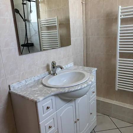 Holiday home Les Rosiers *